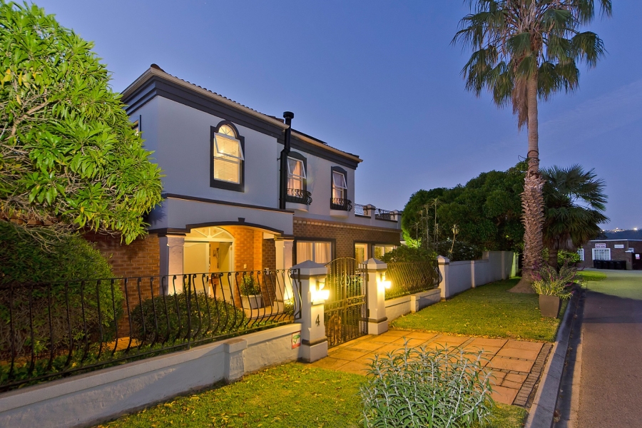 3 Bedroom Property for Sale in Leisure Isle Western Cape